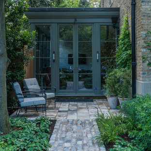 ロンドンのカントリー風おしゃれなデッキの写真