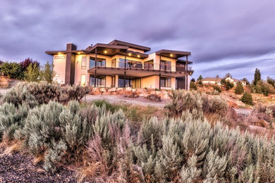 Example of an exterior home design in Boise