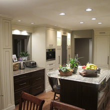 dark and light cabinetry