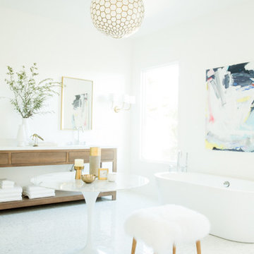 Light and airy master bath