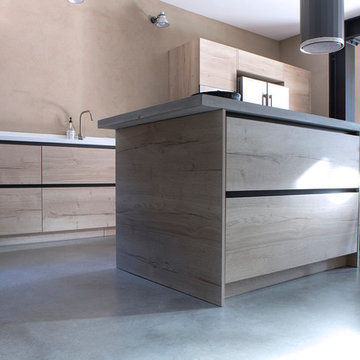 Modern handle less design with industrial feel