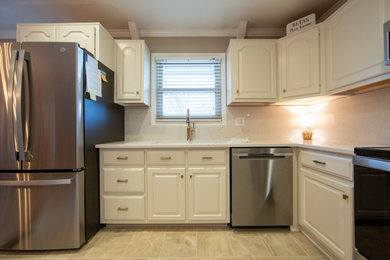 Kitchen - kitchen idea in Indianapolis