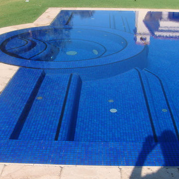 Wet Edge Pools by Mossman Brothers Pools