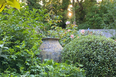 ロンドンにあるおしゃれな庭の写真