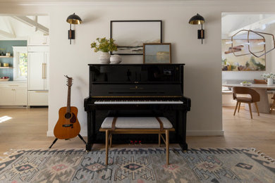 Transitional living room photo in San Francisco