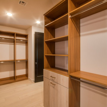 Luxury Walk-In Closet Las Vegas with Space Efficient Design