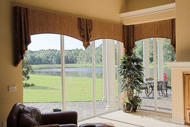 Example of a living room design in Tampa