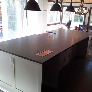 Pietra Cardosa Kitchen