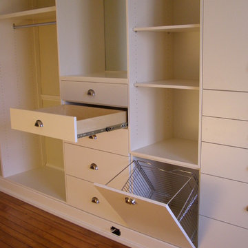 Simpson Walk-in Closet