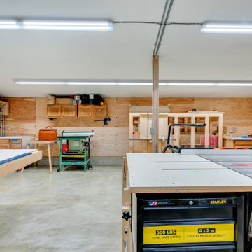 Bellevue Garage & Woodworking Workshop