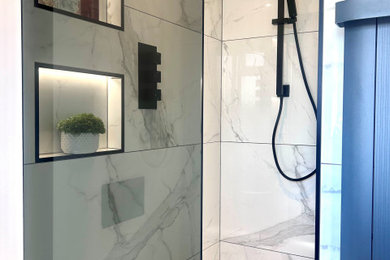 This is an example of a bathroom in Cardiff.