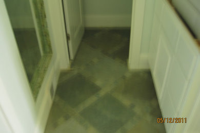 Example of a classic laundry room design in Grand Rapids