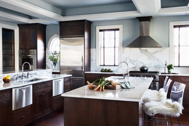 Kitchen - transitional kitchen idea in New York