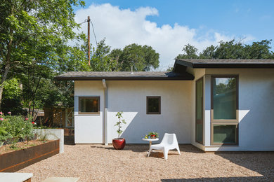 Photo of a midcentury home in Austin.