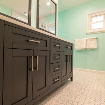 BATHROOM MIXED WITH MINT GREEN WALL COLOR