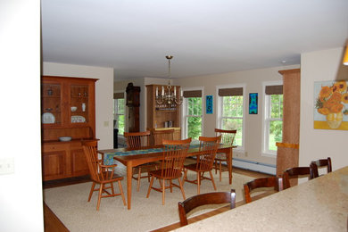 This is an example of a transitional home design in Burlington.