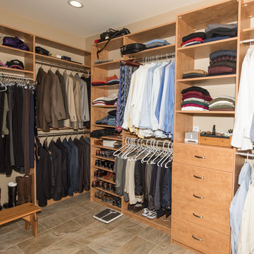 Montoursville - Master Bedroom Closet