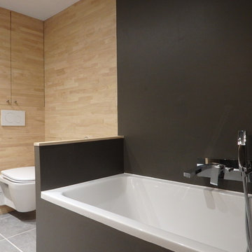 Une salle de bain sous pente de 9 m²
