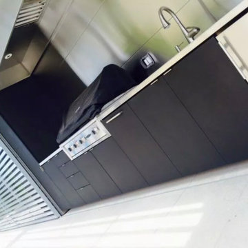 Outdoor kitchen