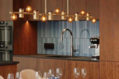 Trendy kitchen photo in Paris