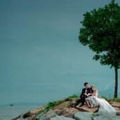 Yc Leiws foto