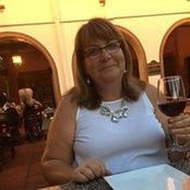 Lorraine Leon's photo