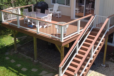 Deck - modern deck idea in New York
