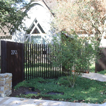Contemporary Family Garden at Swan Park