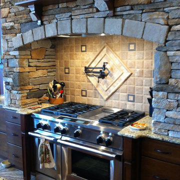 traditional/rustic kitchen