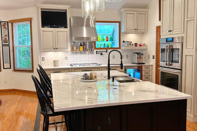Kitchen - kitchen idea in Other