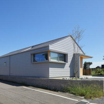 加茂の家－平屋の住まい－切妻屋根と大きな庇