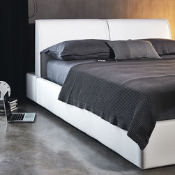 CS/6040-K Alameda King Bed by Calligaris, Italy - Platform Beds