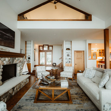 Luxury Technology Meets Northern Charm in Michigan Lake House