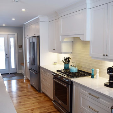 Transitional Kitchen in Ottawa, Ontario