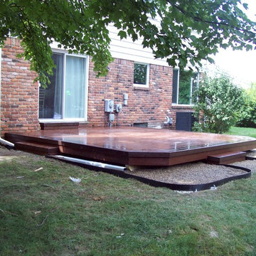 TREX TRANSCENDS FIRE PIT COLOR DECK WITH VL BORDER