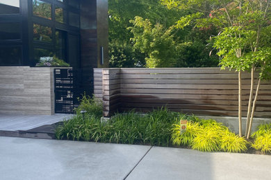 Inspiration for a contemporary landscaping in Seattle.