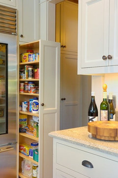 Solid-Bottom Pull-Out Pantry Unit
