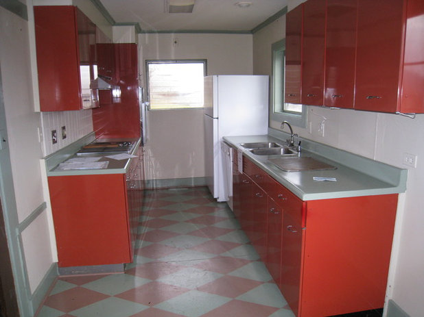 Contemporary  Circa 1700 in NY