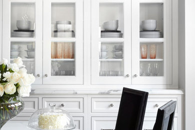 Transitional kitchen photo in Toronto