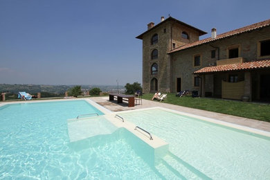 Foto di una piscina country