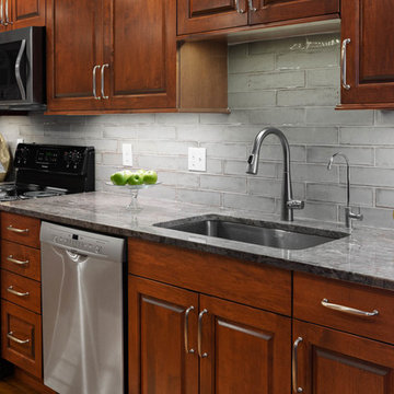 Single Bowl Sink with Pull Down Faucet and Water Dispenser