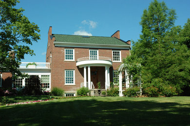 Traditional exterior home idea in Toronto