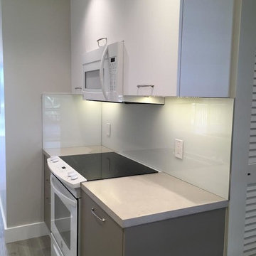 Backsplash from White Glass Sheet.