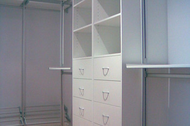 Contemporary storage and wardrobe in Brisbane.