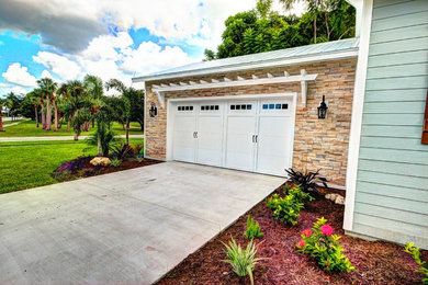 Inspiration for a coastal shed remodel in Tampa