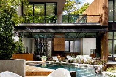Inspiration for a modern exterior home remodel in Toronto