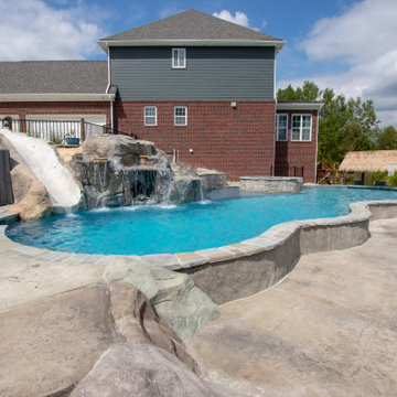 Innovation and Complexity in a Vinyl Liner Pool with Extreme Elevations