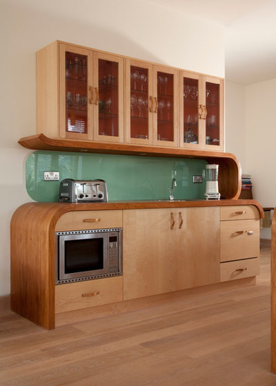 Country Kitchen by Johnny Grey Studios.