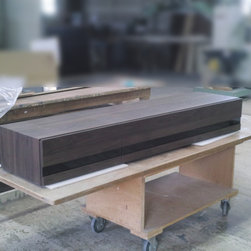 W1800でも余裕!機器類の寸法に合わせて作成したフロートテレビボード - リビング家具
