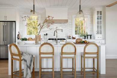 Inspiration for a transitional kitchen remodel in Toronto